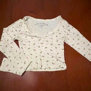 Aeropostale Long Sleeve Floral Tee Size Xs
